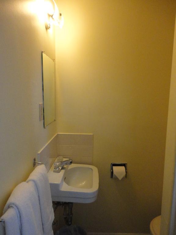 Hipwell'S Motel Fonthill Rom bilde
