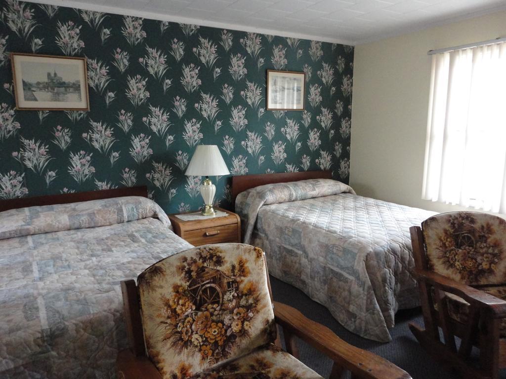 Hipwell'S Motel Fonthill Rom bilde