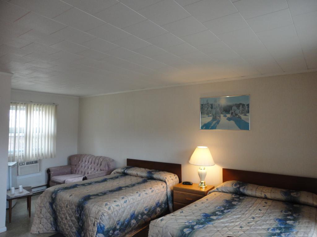 Hipwell'S Motel Fonthill Eksteriør bilde