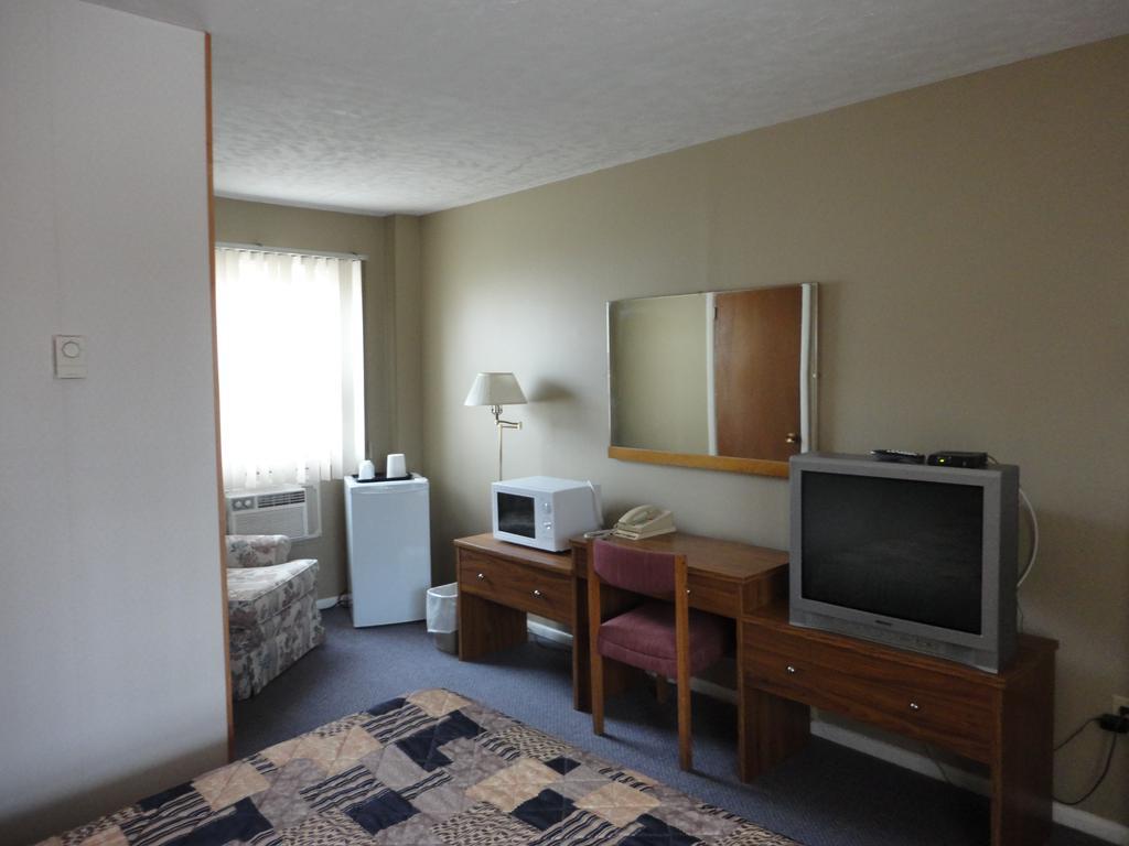 Hipwell'S Motel Fonthill Eksteriør bilde