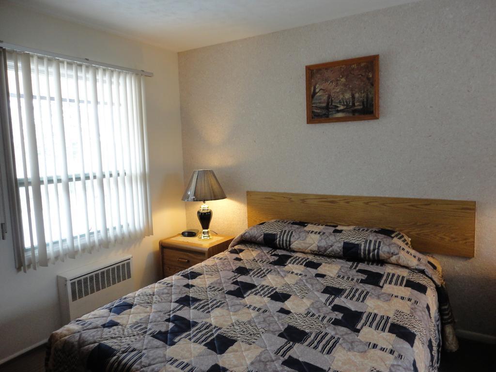 Hipwell'S Motel Fonthill Eksteriør bilde