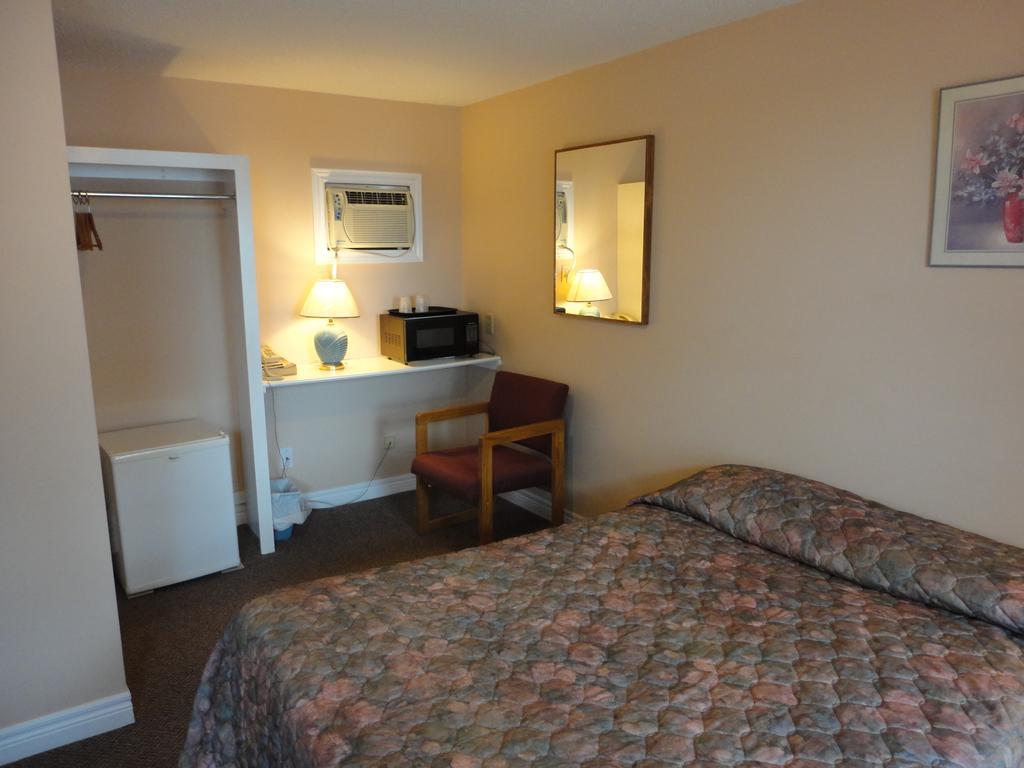 Hipwell'S Motel Fonthill Eksteriør bilde